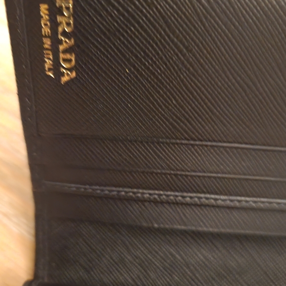 Prada Saffiano leather compact wallet - Picture 4 of 9